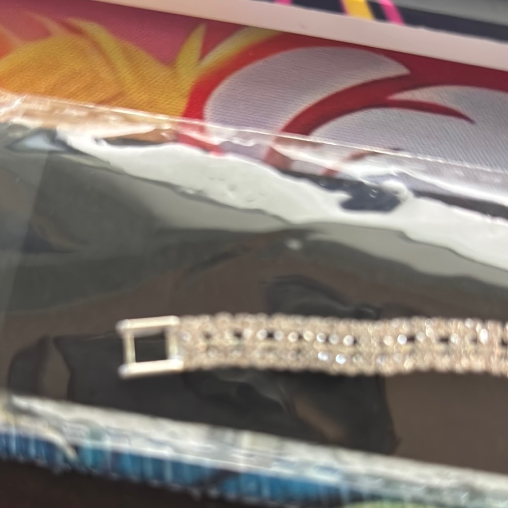 Elegant Silver Rhinestone Bracelet - Picture 2 of 4